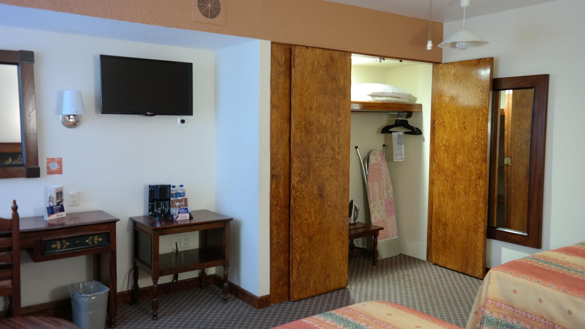 Plaza Uruapan Hotel מראה חיצוני תמונה