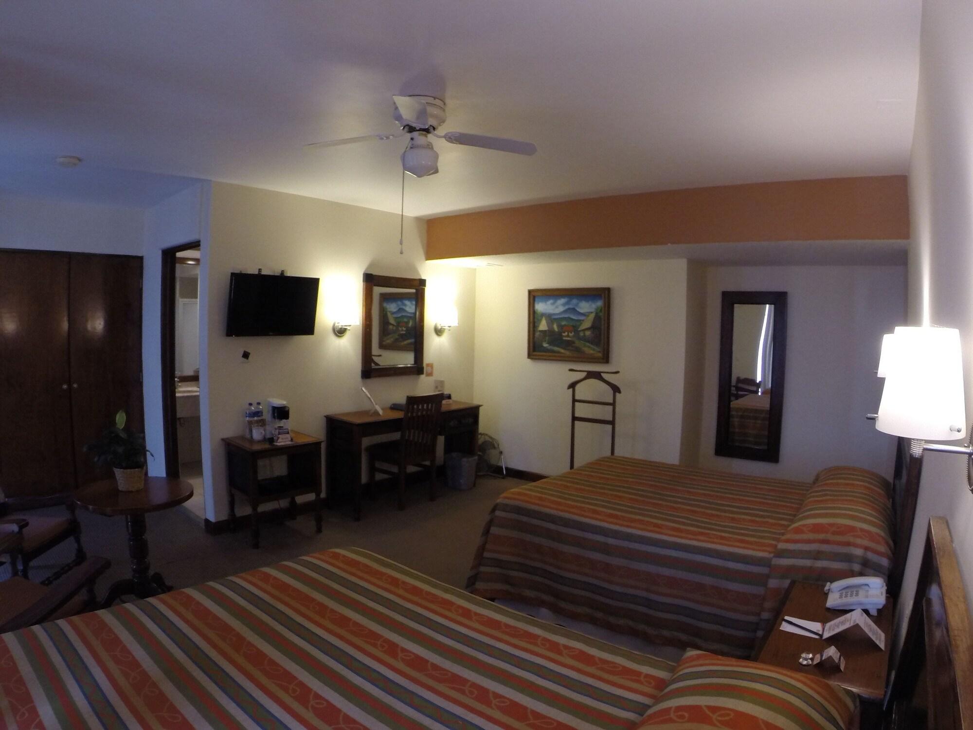 Plaza Uruapan Hotel מראה חיצוני תמונה