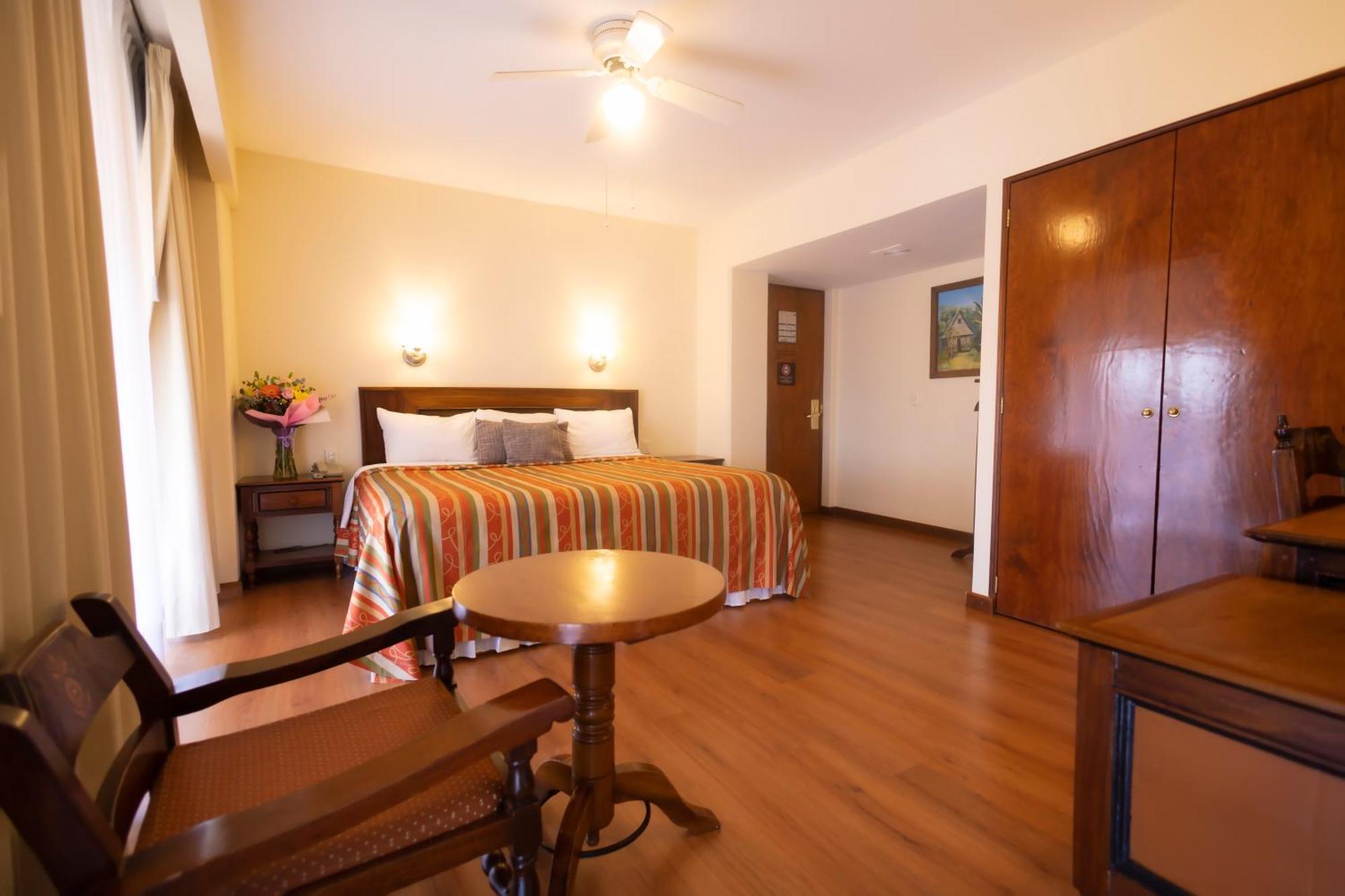Plaza Uruapan Hotel מראה חיצוני תמונה
