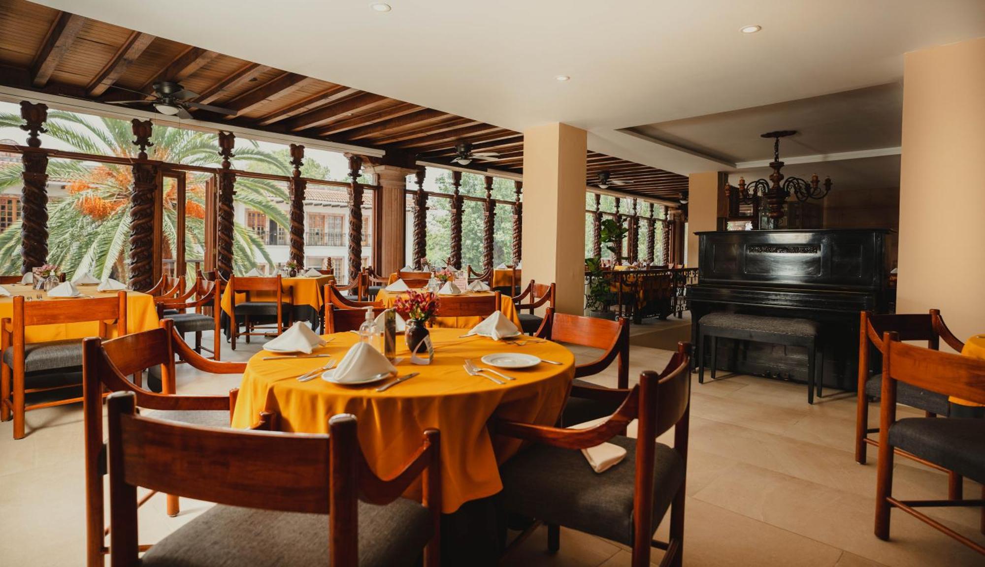 Plaza Uruapan Hotel מראה חיצוני תמונה