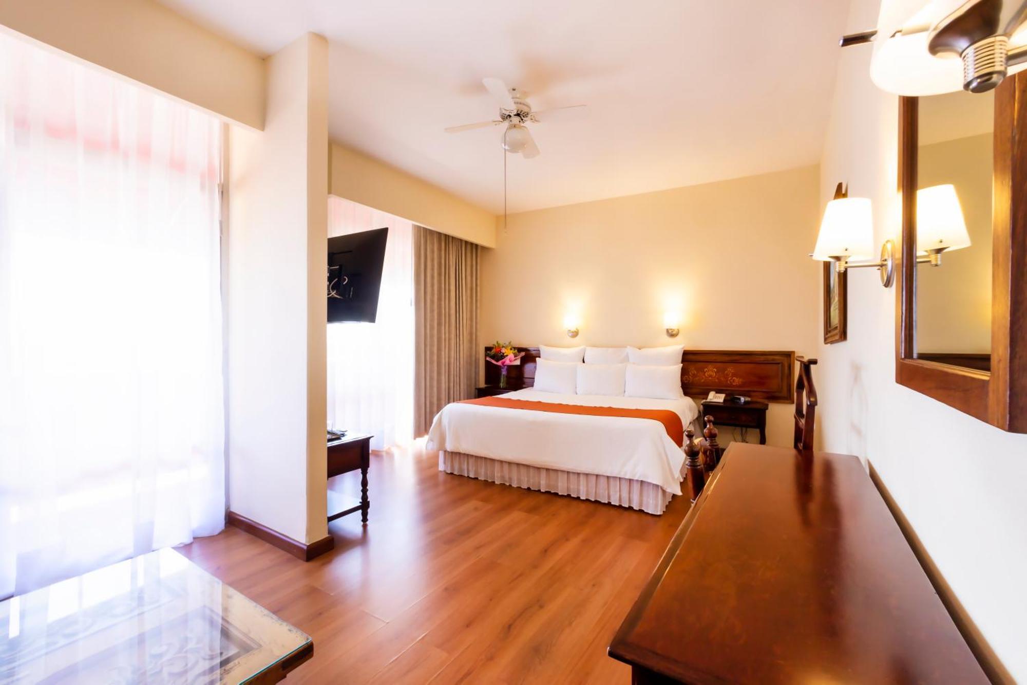 Plaza Uruapan Hotel מראה חיצוני תמונה