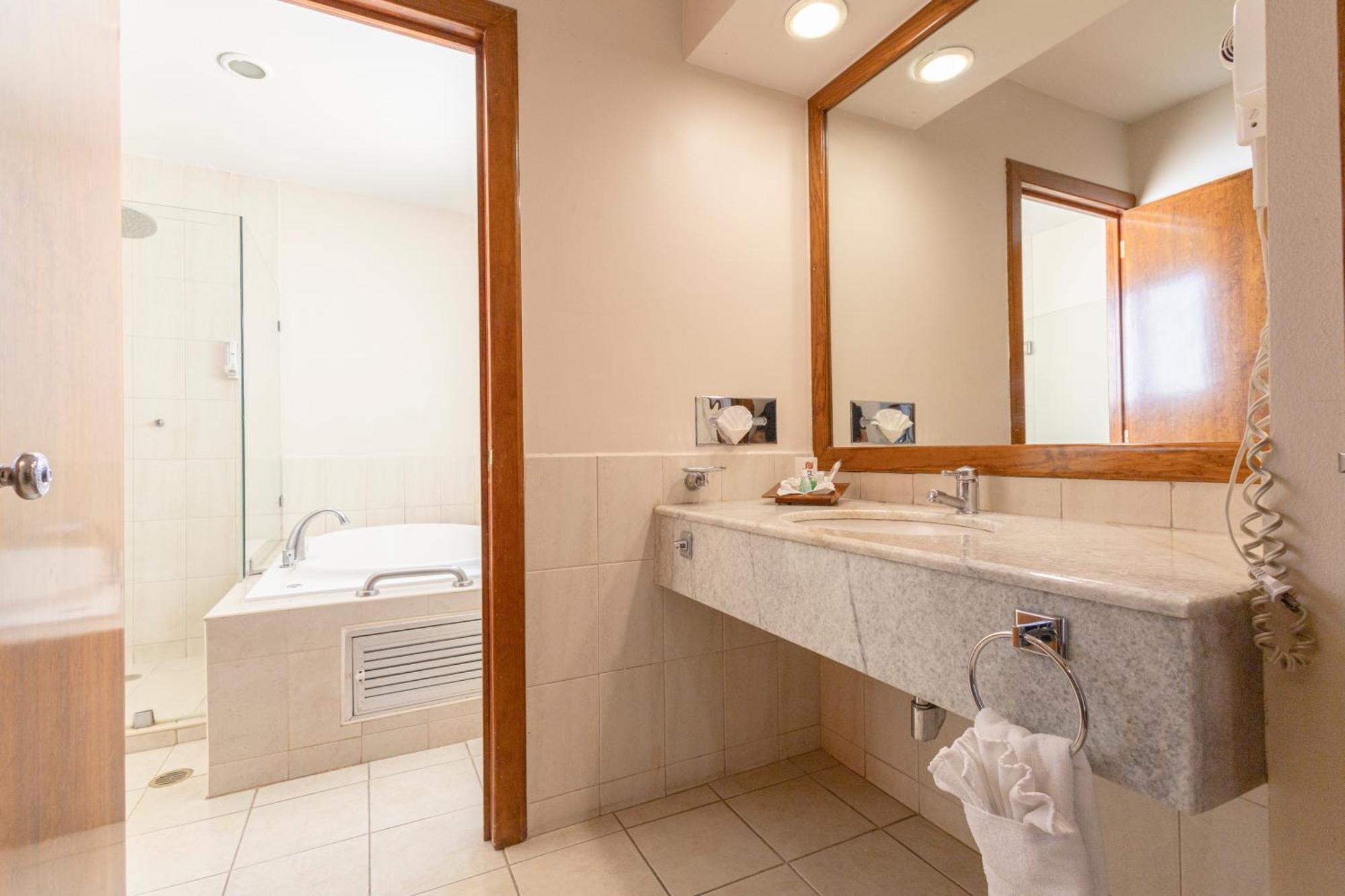 Plaza Uruapan Hotel מראה חיצוני תמונה