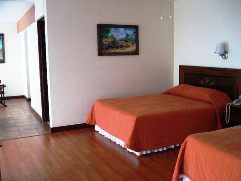 Plaza Uruapan Hotel מראה חיצוני תמונה