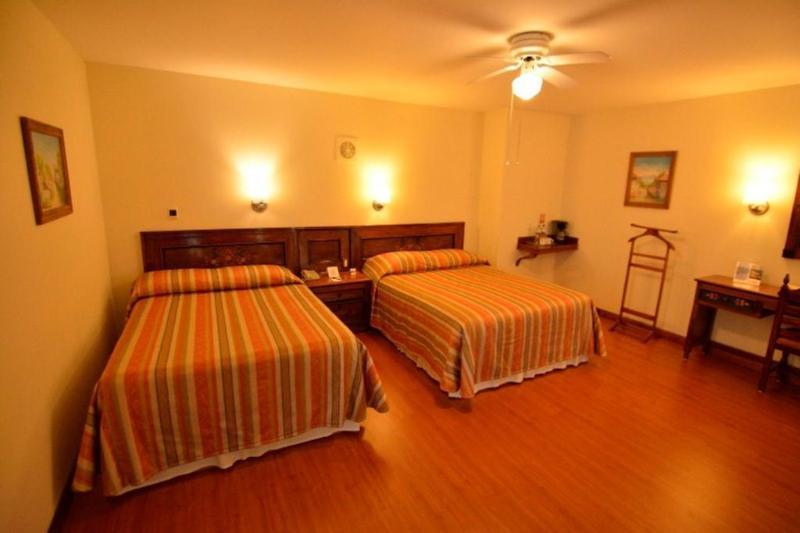 Plaza Uruapan Hotel מראה חיצוני תמונה